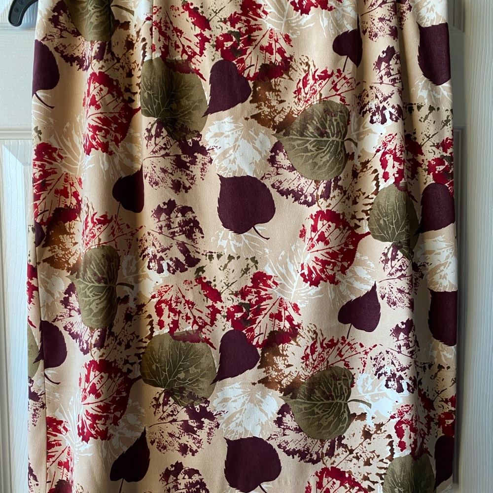 Harve Bernard woman's skirt size 14